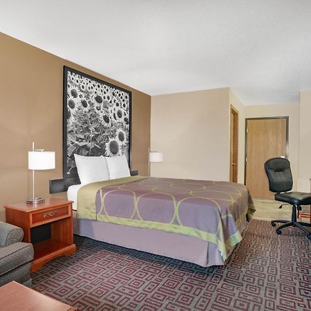 Super 8 By Wyndham Fort Madison Dış mekan fotoğraf