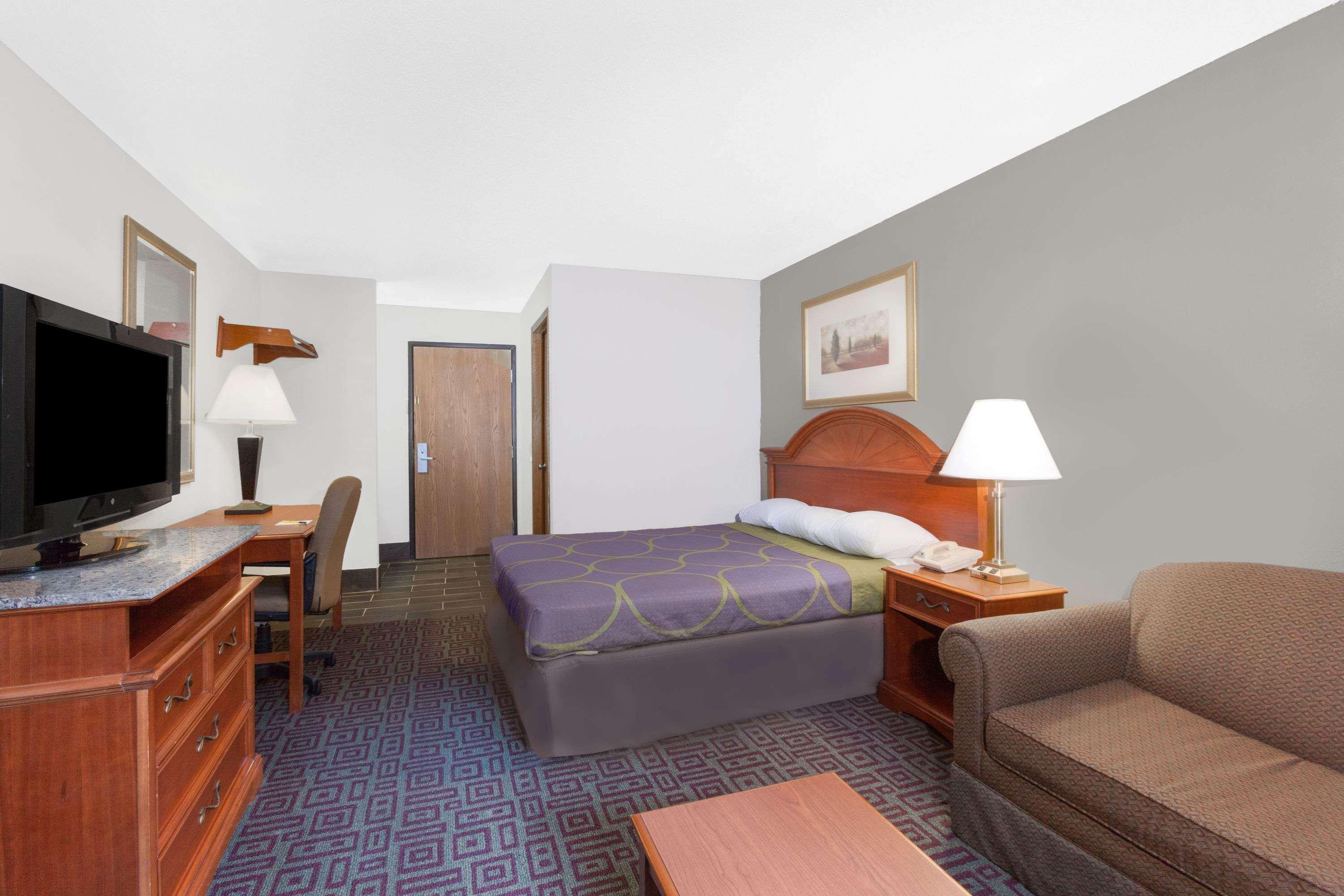 Super 8 By Wyndham Fort Madison Dış mekan fotoğraf