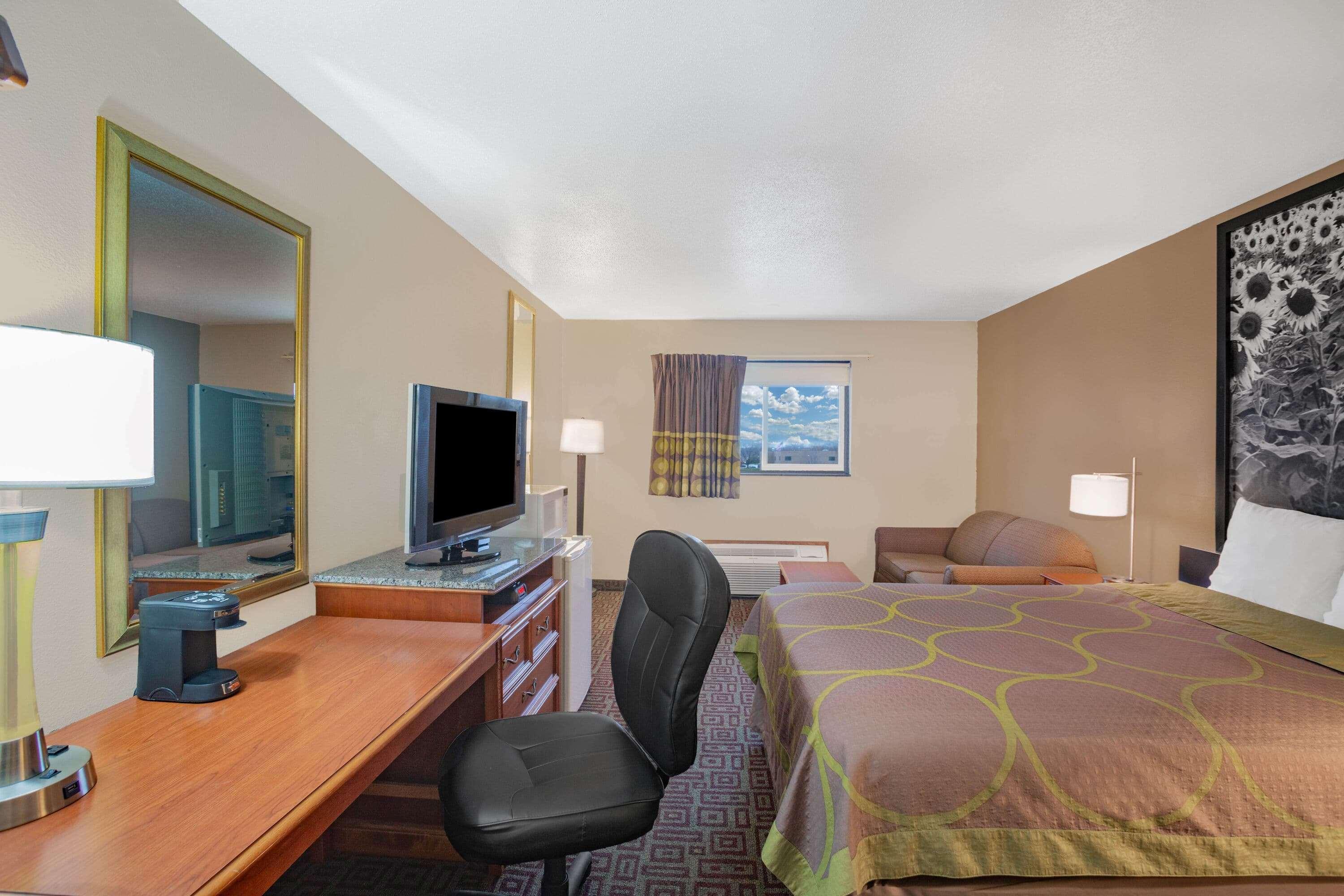 Super 8 By Wyndham Fort Madison Dış mekan fotoğraf