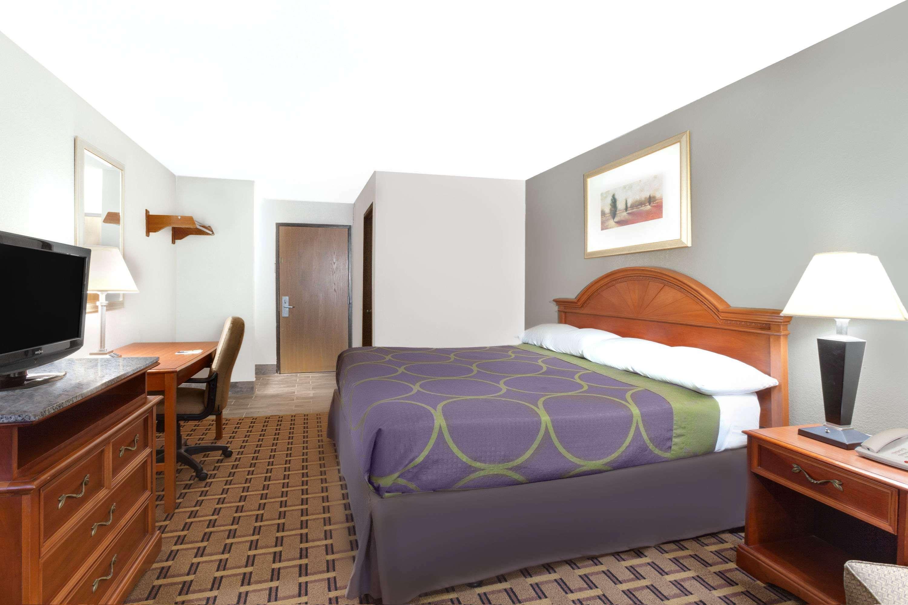 Super 8 By Wyndham Fort Madison Dış mekan fotoğraf