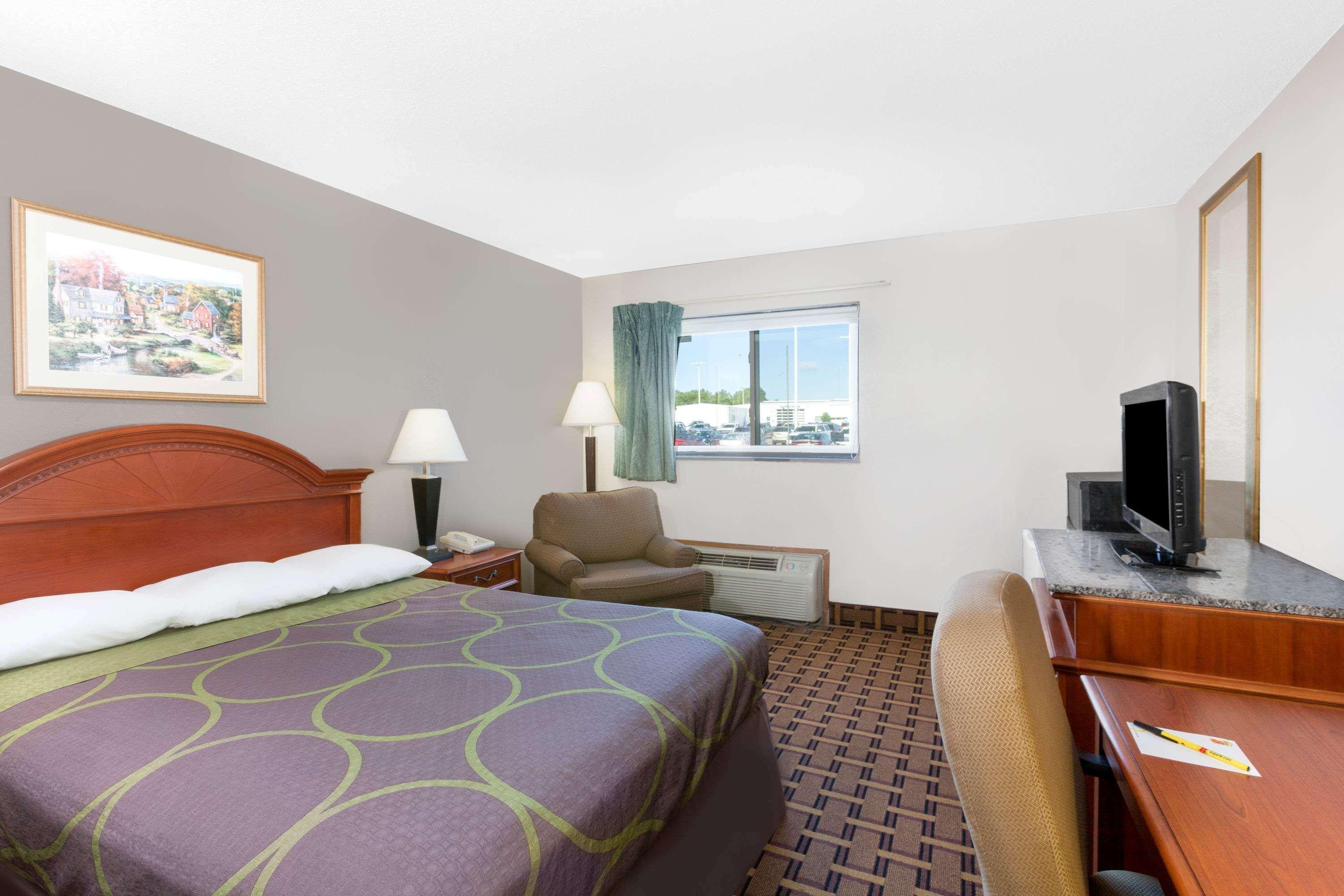 Super 8 By Wyndham Fort Madison Dış mekan fotoğraf
